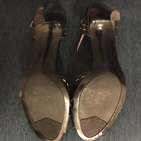 Bandolino Loreen Black Heels with Ankle Straps - Picture 8 of 8